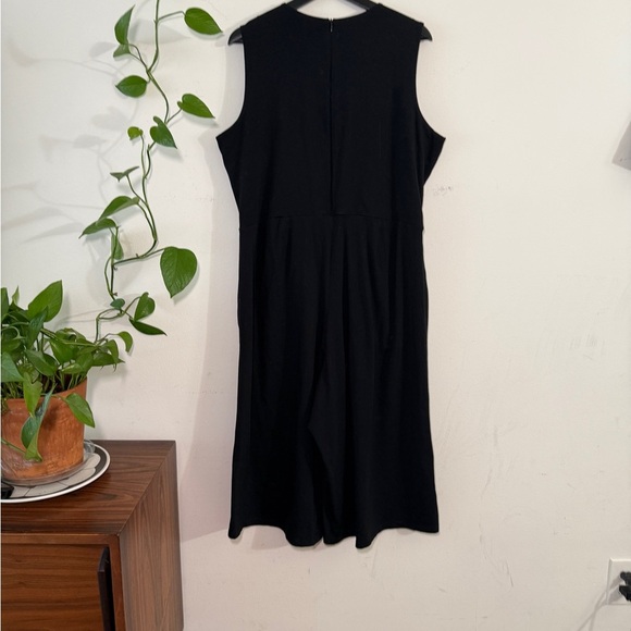 Eileen Fisher Black Sleeveless Cotton and Spandex Cropped V Neck Jumpsuit - Picture 13 of 13